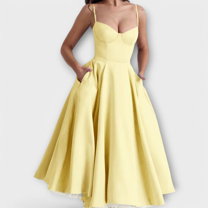 Mélie – Sommerkjole med korsett-detalje