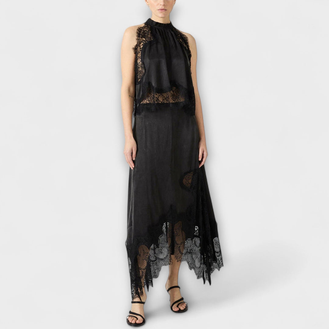 Kaia - Satinbluse med blonder og plisseret udskæring i sæt" 

Rewritten: "Kaia - Satin Top med Blonder og Plisseret Udsnit i Sæt