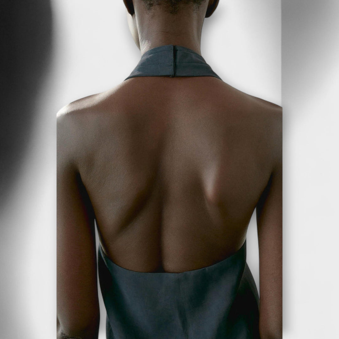 Hannah - Blå Halterneck Top med Rygudskæring