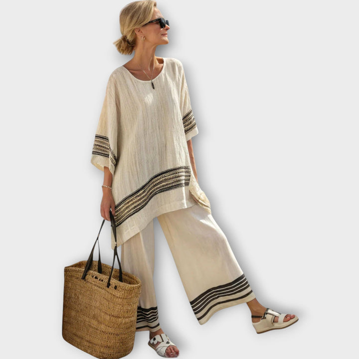 Anila - Elegant To-delt Sæt med Stribet Mønster