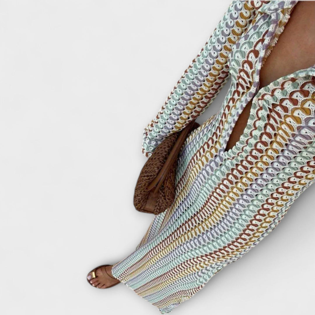 Elina – Maxikjole med V-hals og sommerlig atmosfære