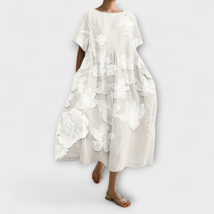 Olivia - Elegant kjole med blomsterdesign