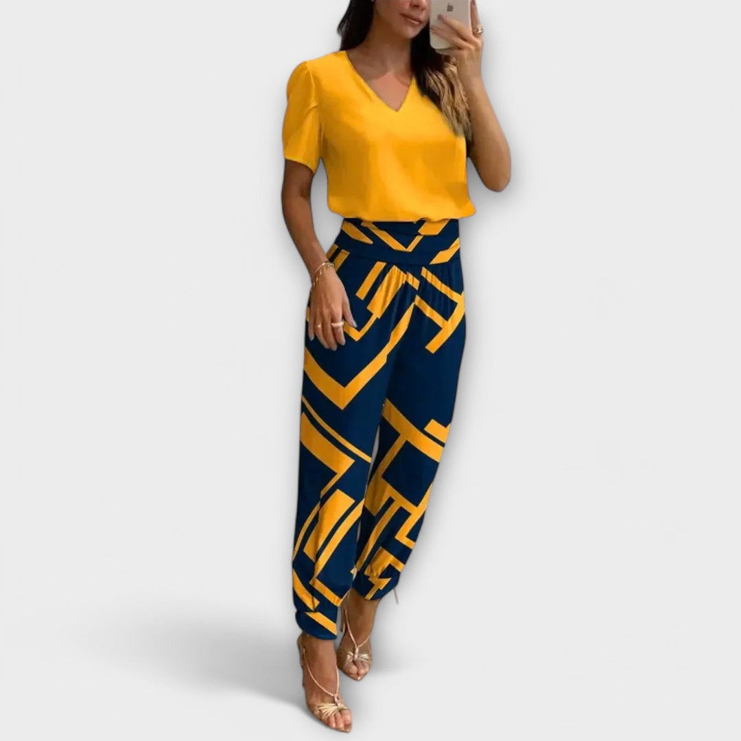 Irmelin – Stilfuldt Sæt med Top og Bukser